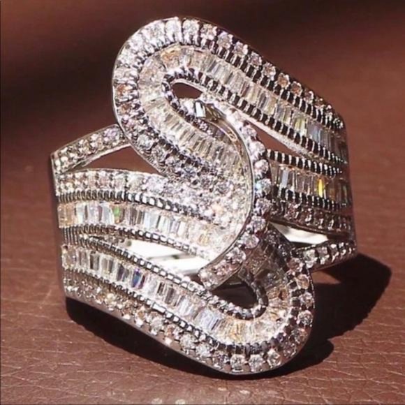 5.6 CT PRINCESS CUT DIAMOND STERLING SILVER RING - Picture 3 of 4